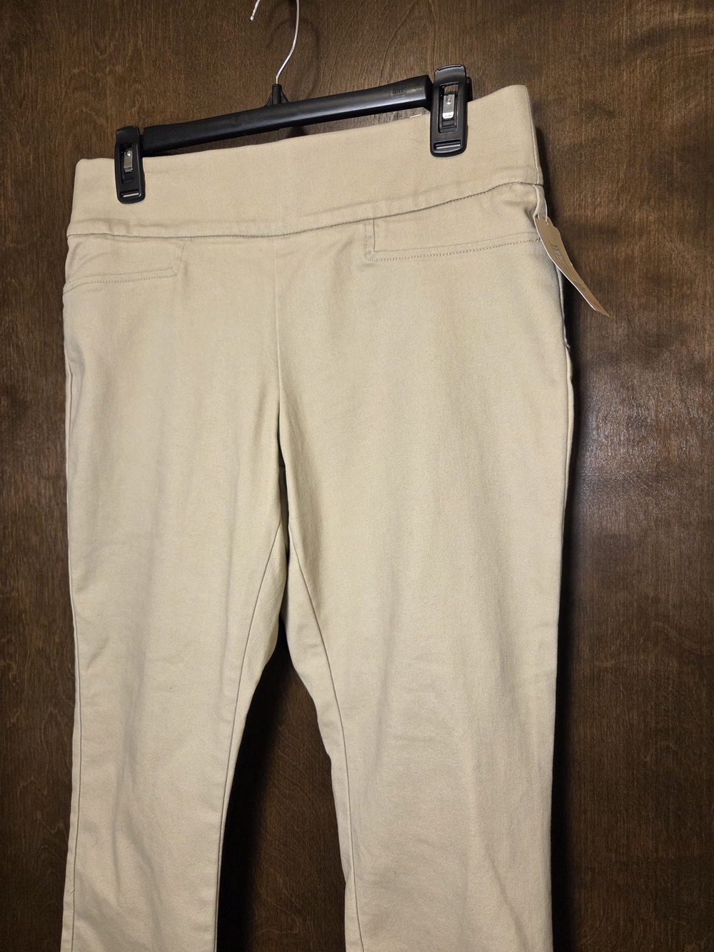 St. John's Bay Beige Capri Pants NWT - Picture 3 of 12